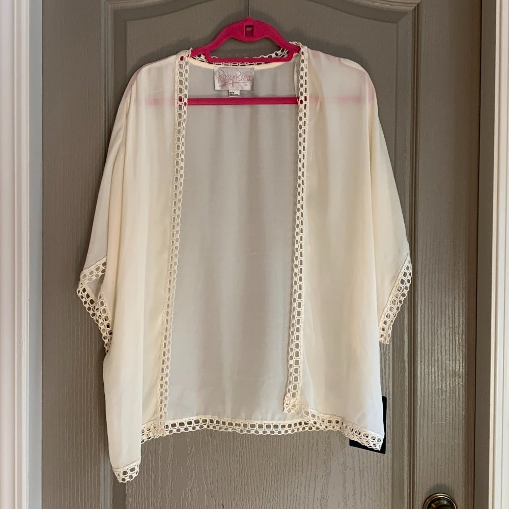 cream summer kimono with lace detail